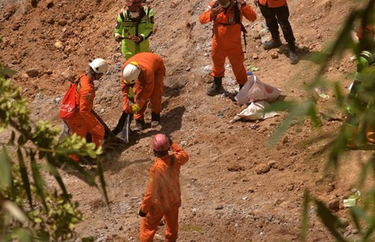 Sập mỏ khai thác vàng trái phép tại Indonesia, ít nhất 9 người tử vong