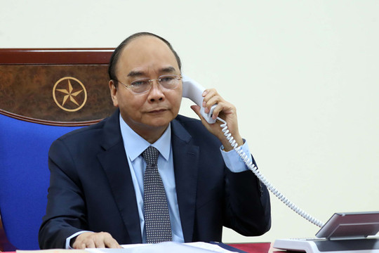 Thủ tướng Nguyễn Xuân Phúc điện đàm với Thủ tướng Liên bang Nga