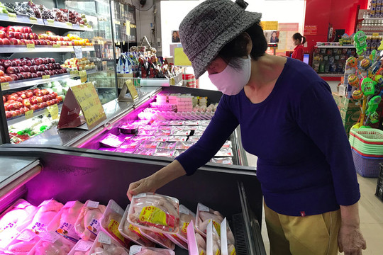 Thị trường ngày 28-4: Giá thịt lợn giảm nhẹ