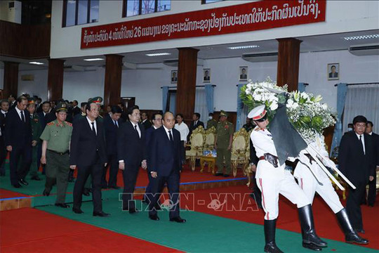 Thủ tướng Nguyễn Xuân Phúc viếng nguyên Thủ tướng Chính phủ Lào Sisavath Keobounphanh