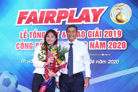 Thầy trò HLV Mai Đức Chung, Chương Thị Kiều đăng quang tại giải thưởng Fair Play 2019