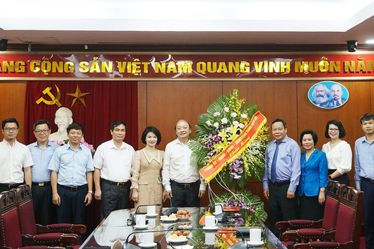 Lãnh đạo TP Hà Nội thăm, chúc mừng Ban Tuyên giáo Trung ương và các cơ quan báo chí