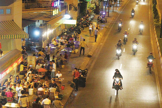 Thành phố Hồ Chí Minh tìm cách mới để quản lý, sử dụng vỉa hè hiệu quả