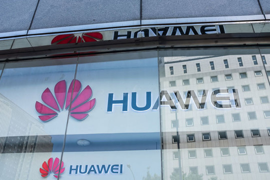 Mỹ cấm các công ty viễn thông mua thiết bị của Huawei và ZTE