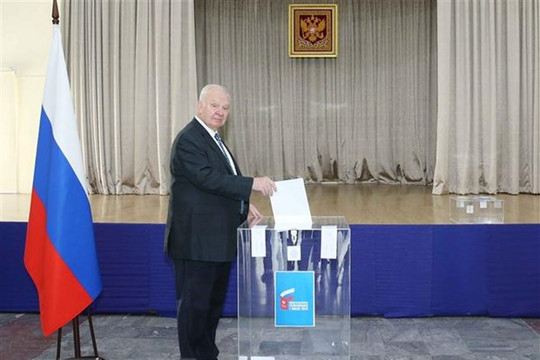 Người dân Nga tại Việt Nam đi bỏ phiếu về sửa đổi Hiến pháp Nga