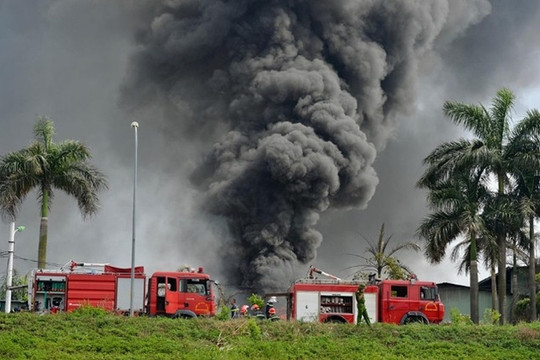Vụ cháy kho hóa chất ở cảng Đức Giang: Sẽ có biện pháp xử lý triệt để về môi trường