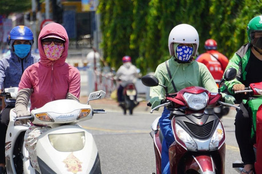 Bắc Bộ nắng nóng gay gắt, chỉ số tia UV ở Hà Nội tăng cao