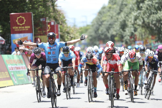 Giải đua xe đạp VTV Cúp Tôn Hoa Sen thu hút 10 đội mạnh tham gia