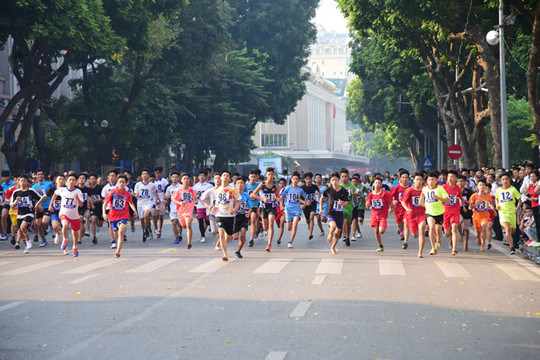 Huy động hơn 200.000 người chạy kiểm tra phong trào Giải chạy Báo Hànộimới mở rộng năm 2020