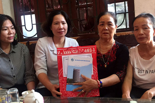 Thăm hỏi, tặng quà các gia đình người có công trên địa bàn huyện Sóc Sơn
