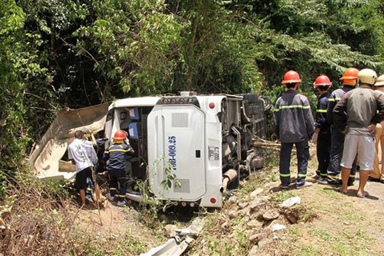 Vụ lật xe ở Quảng Bình: Số nạn nhân thiệt mạng tăng lên 15 người