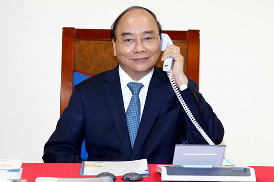 Thủ tướng Nguyễn Xuân Phúc điện đàm với Chủ tịch Ủy ban châu Âu