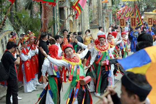 Độc đáo điệu Múa Bồng ở Triều Khúc