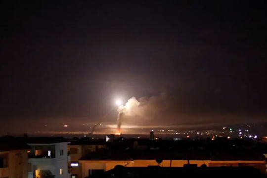 Israel không kích Syria trong đêm