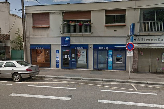 Đối tượng có vũ trang khống chế con tin tại một ngân hàng ở Pháp