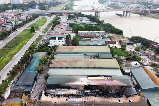Chưa ghi nhận người dân nào bị ảnh hưởng sức khỏe từ đám cháy tại cảng Đức Giang