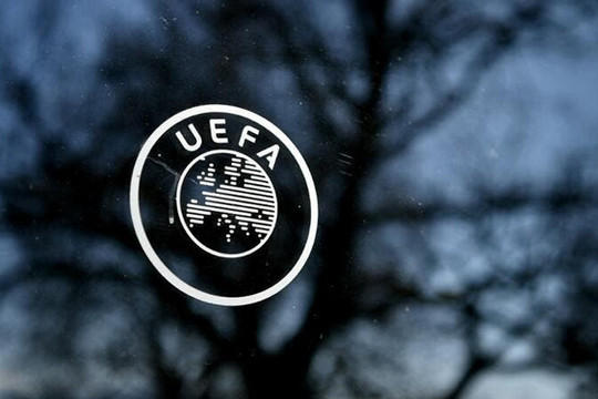 UEFA hoãn tổ chức một loạt giải trẻ