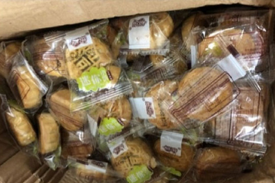Tạm giữ 1.000 chiếc bánh trung thu nhập khẩu không rõ nguồn gốc