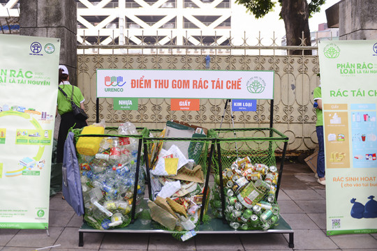 Triển khai chương trình đổi rác tái chế tại 4 quận của Hà Nội