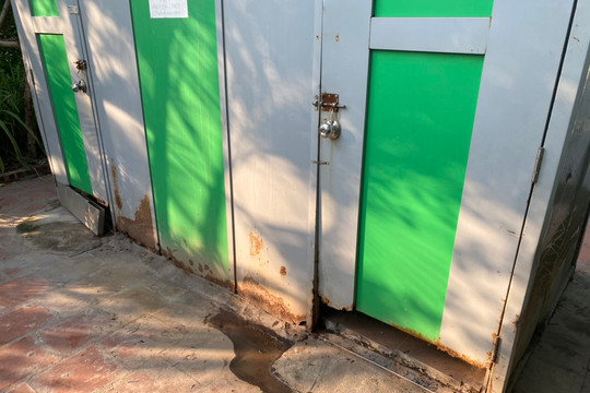 Sở Xây dựng thông tin về việc một số nhà vệ sinh công cộng không được duy tu