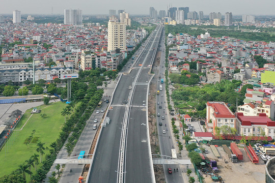 Toàn cảnh cầu cạn đoạn Mai Dịch - Nam Thăng Long trước ngày thông xe