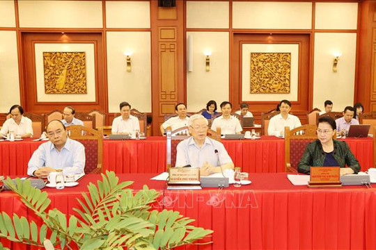 Tập thể Bộ Chính trị làm việc với Ban Thường vụ Thành ủy Hà Nội