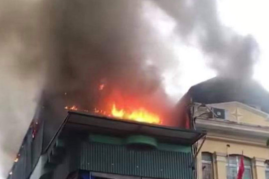 Hà Nội: Kịp thời dập tắt đám cháy tại nhà hàng hải sản