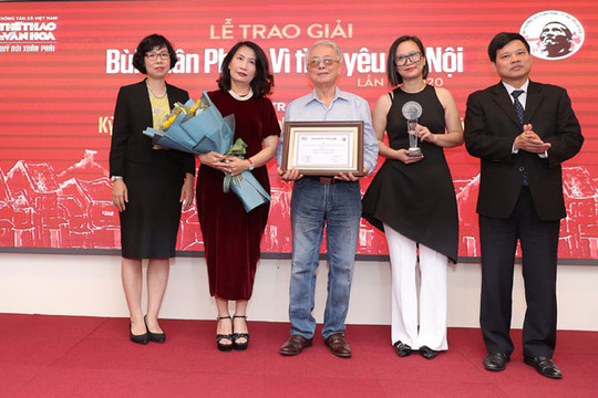 Nhạc sĩ Phú Quang nhận "Giải thưởng Lớn" của Giải thưởng "Bùi Xuân Phái - Vì Tình yêu Hà Nội”