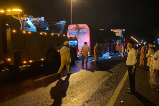 Tai nạn tại đường dẫn hầm Hải Vân khiến nhiều người thương vong