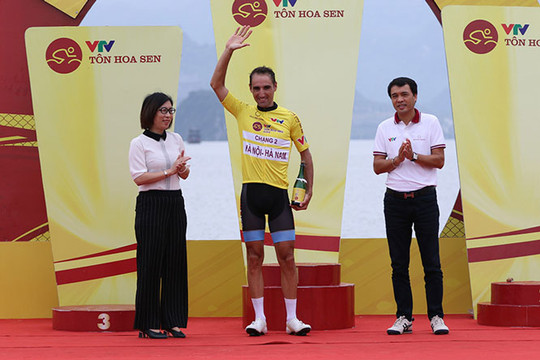 Ngoại binh Loic Desriac giành Áo vàng chặng 2 giải Xe đạp VTV 2020