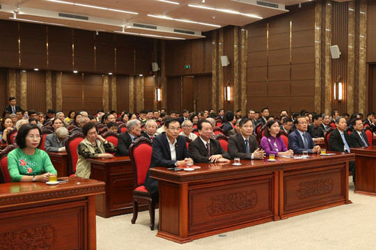 Văn phòng Thành ủy gặp mặt kỷ niệm 90 năm Ngày truyền thống Văn phòng cấp ủy