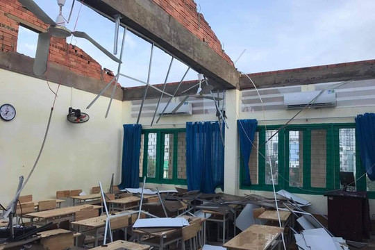 Thành phố Hồ Chí Minh: Lốc xoáy làm tốc mái ngôi trường ở quận 6