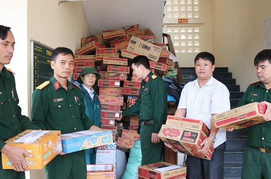Hà Nội: Các địa phương, đơn vị tiếp tục quyên góp, ủng hộ đồng bào miền Trung