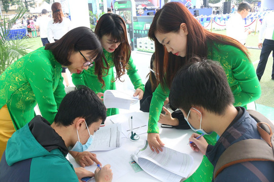 Ngày thẻ Việt Nam thu hút giới trẻ tham gia trải nghiệm dịch vụ ngân hàng hiện đại