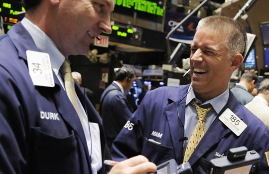 Lần đầu tiên chỉ số công nghiệp Dow Jones đạt mức 30.000 điểm