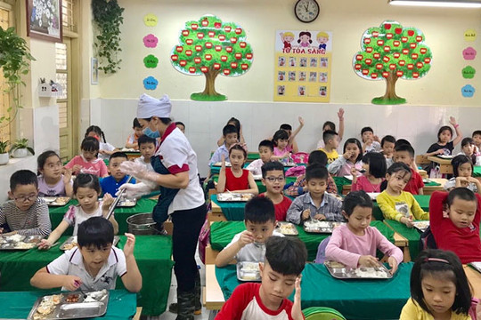 Các trường học tại quận Nam Từ Liêm tăng cường kiểm tra, giám sát nguồn gốc thực phẩm