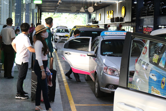 Tình hình giao thông tại sân bay Tân Sơn Nhất được cải thiện rõ rệt