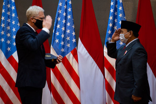 Quyền Bộ trưởng Quốc phòng Mỹ thăm Indonesia và Philippines: Kết nối và thúc đẩy hợp tác