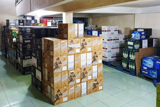 Thành phố Hồ Chí Minh: Phát hiện số lượng lớn rượu ngoại không có hóa đơn, chứng từ