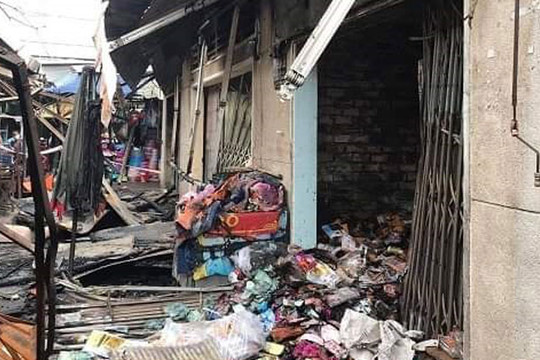 Thành phố Thủ Đức: Cháy rụi 3 ki-ốt trong chợ Bình Triệu
