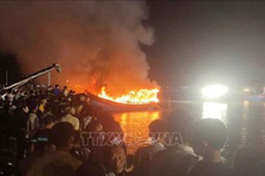 Cháy 3 tàu cá tại Âu thuyền Thọ Quang, Đà Nẵng