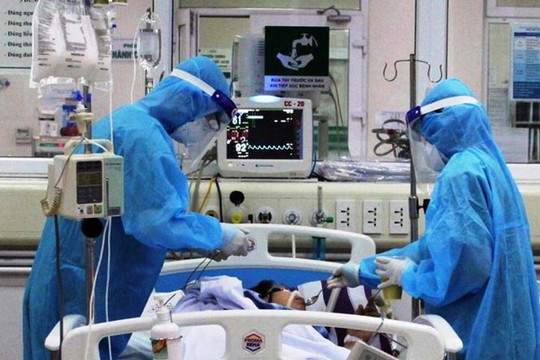 Ca bệnh 65 tuổi ở huyện Mê Linh lây bệnh từ con trai đang diễn biến nặng