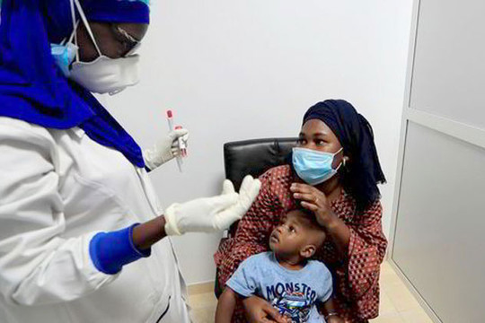 Châu Phi trong vòng xoáy Covid-19 thứ hai: Nguy cơ tê liệt hệ thống y tế