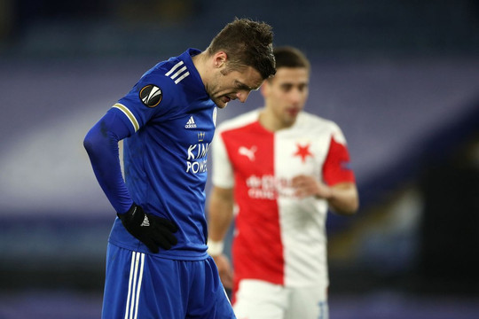 Leicester City bị loại khỏi Europa League