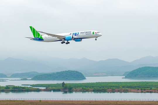Các hãng hàng không đồng loạt khai thác lại đường bay tới sân bay Vân Đồn