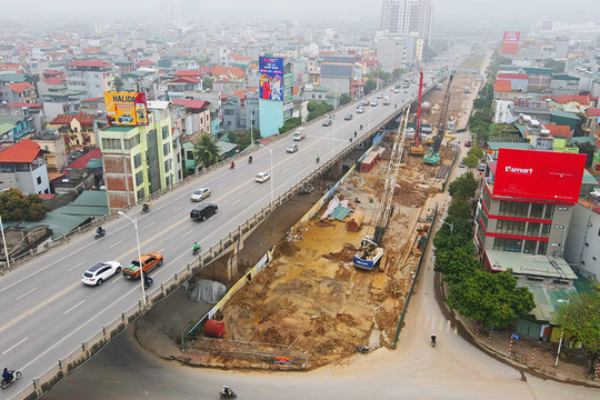 Toàn cảnh đại công trường cầu vượt sông Hồng và hầm chui của Hà Nội