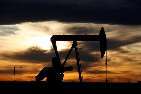 Giá dầu thế giới vẫn ở mức cao