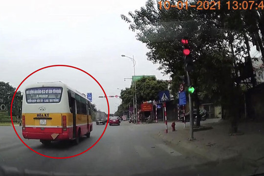 Xử phạt tài xế xe buýt 4 triệu đồng do vượt đèn đỏ tại ngã tư Lê Trọng Tấn