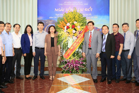 Lãnh đạo thành phố Hà Nội thăm, chúc mừng Tổng hội Thánh Tin lành Việt Nam (miền Bắc)