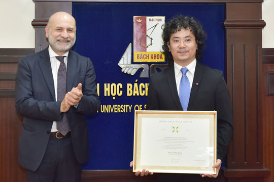 Nhà khoa học Việt Nam được nhận Huân chương Công trạng Italia